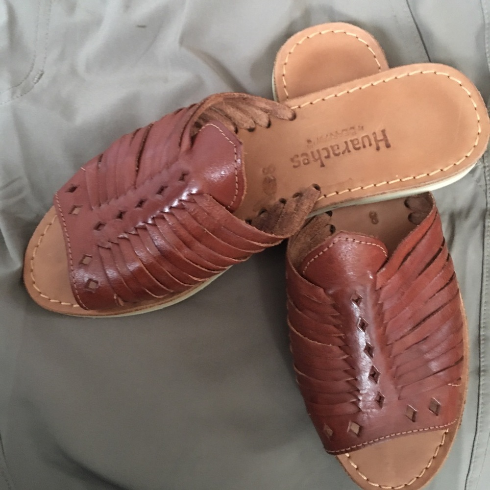 Huaraches by BEARPaw🐾